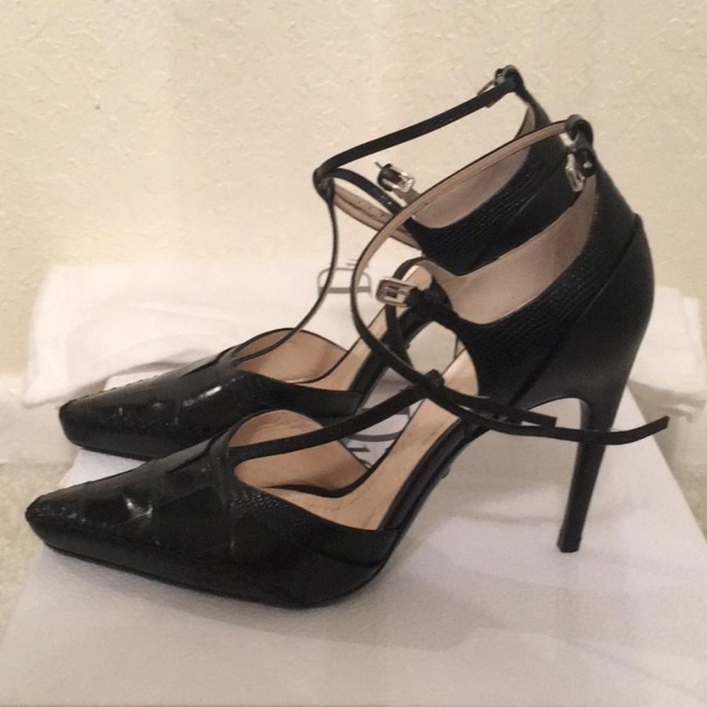 Christian Dior strapped pumps size 39